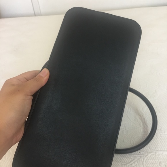 GUESS HANDBAG - Picture 5 of 6